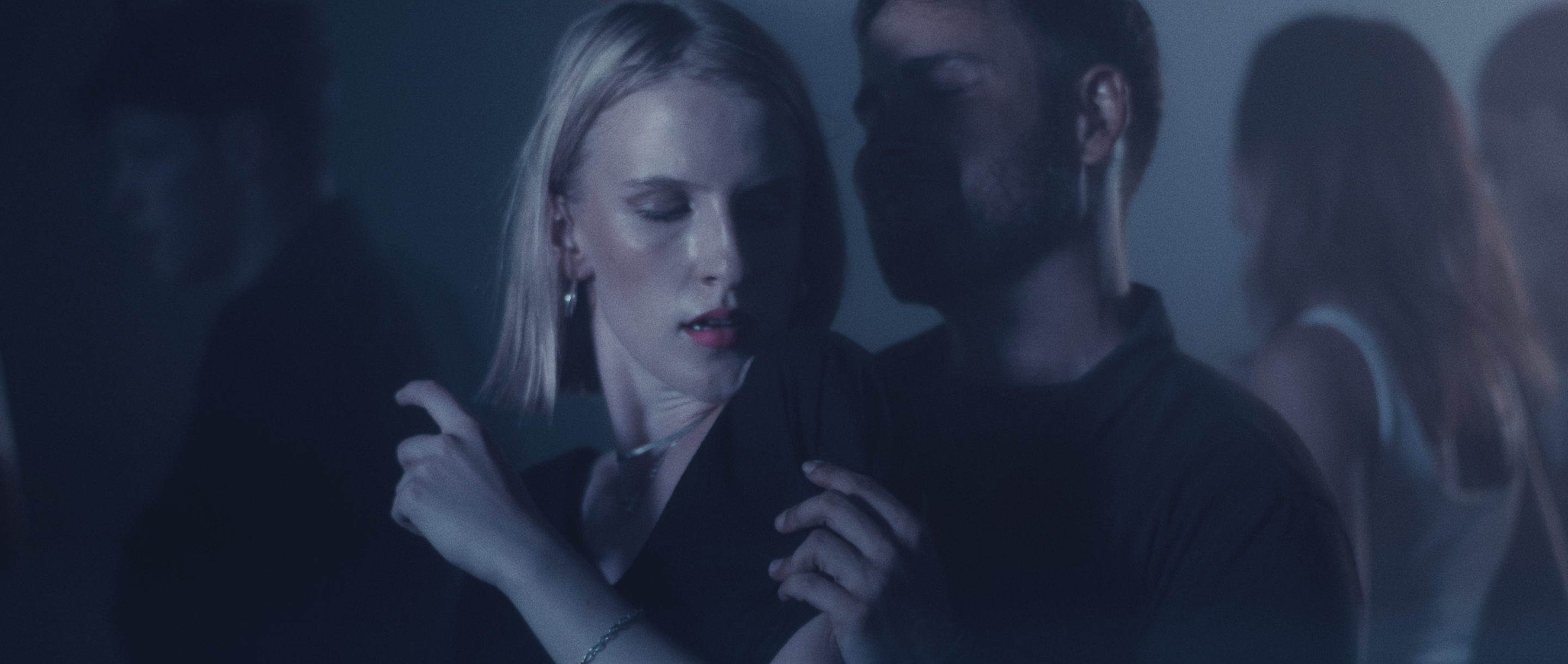 Klara Lange und Daniel Brach im Kurzfilm Touché von Dennis Müller